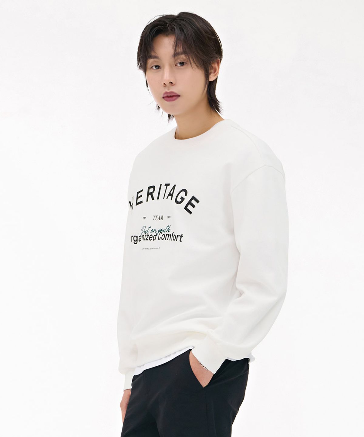 체이스컬트(CHASECULT) 공용 에센셜 로고 맨투맨 티셔츠-화이트