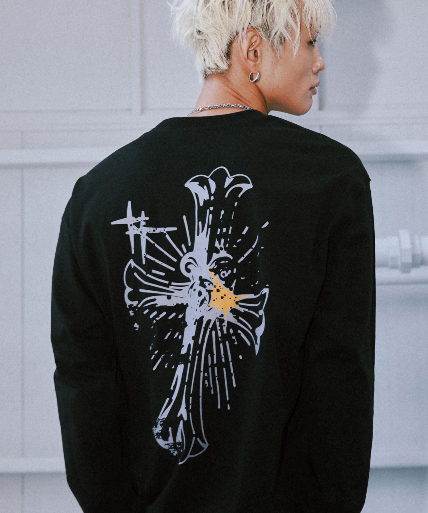 ROMANTIC CROWN★Unisex★ NEO GOTHIC CROSS L/S_3色 MUSINSA | ROMANTIC CROWN Neo Gothic Cross Long Sleeve T