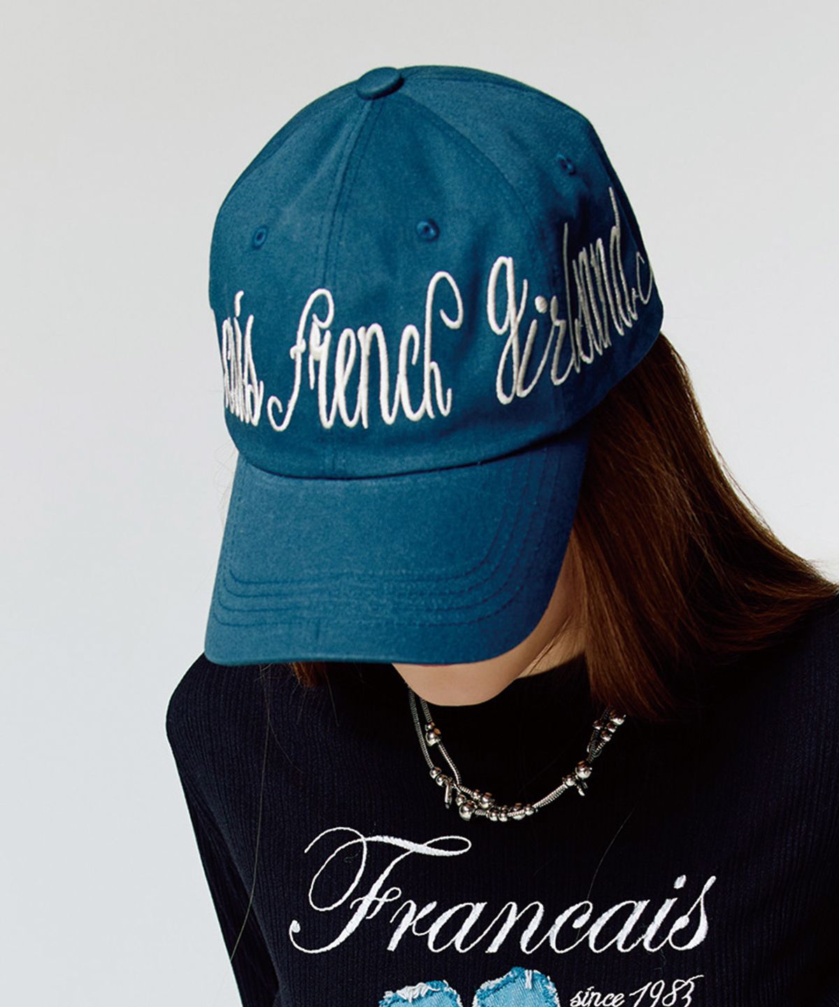 라티젠(LARTIGENT) L15 LETTERING BALL CAP(NAVY)