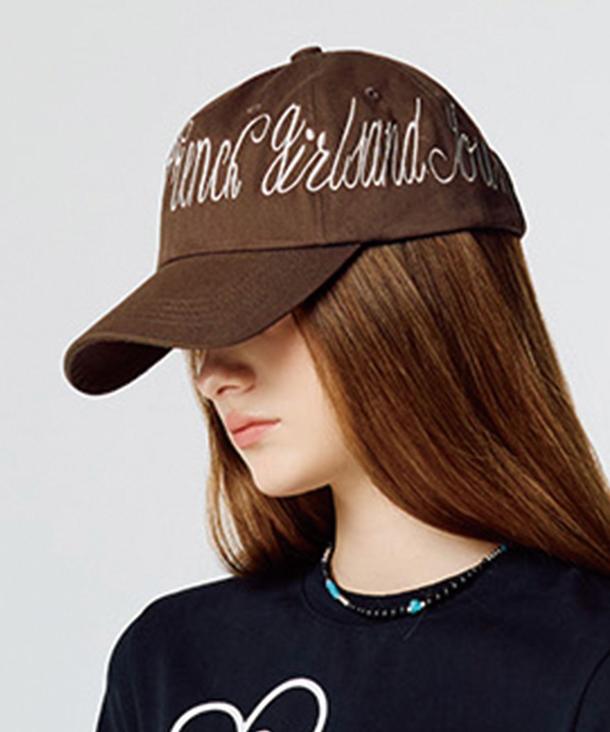 라티젠(LARTIGENT) L15 LETTERING BALL CAP(BROWN)