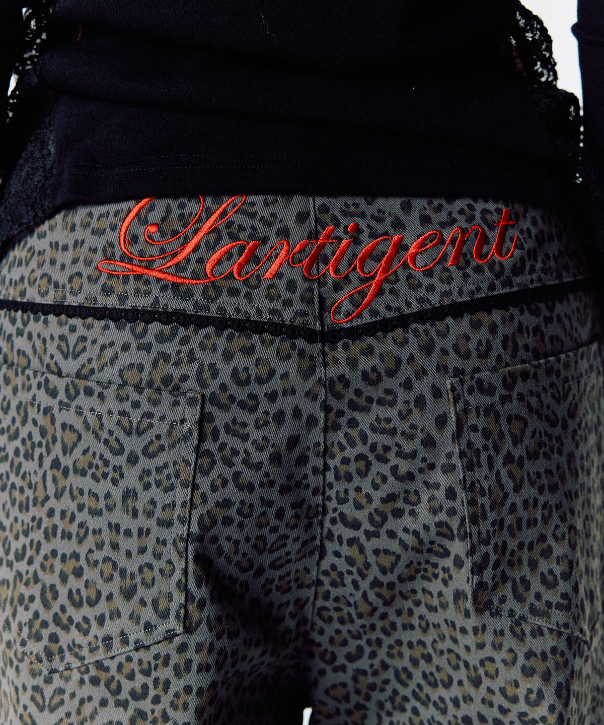 라티젠(LARTIGENT) L15 COTTON PANTS(LEOPARD)