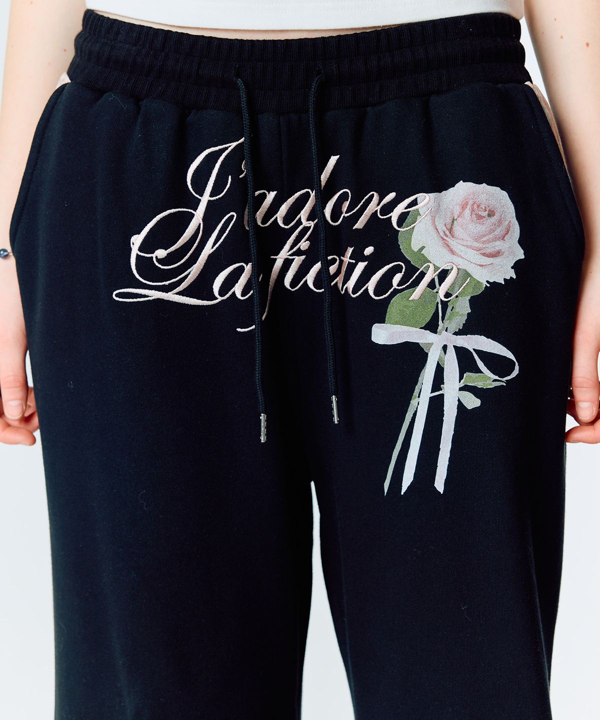 라티젠(LARTIGENT) L15 ROSE TRAINING PANTS(BLACK)