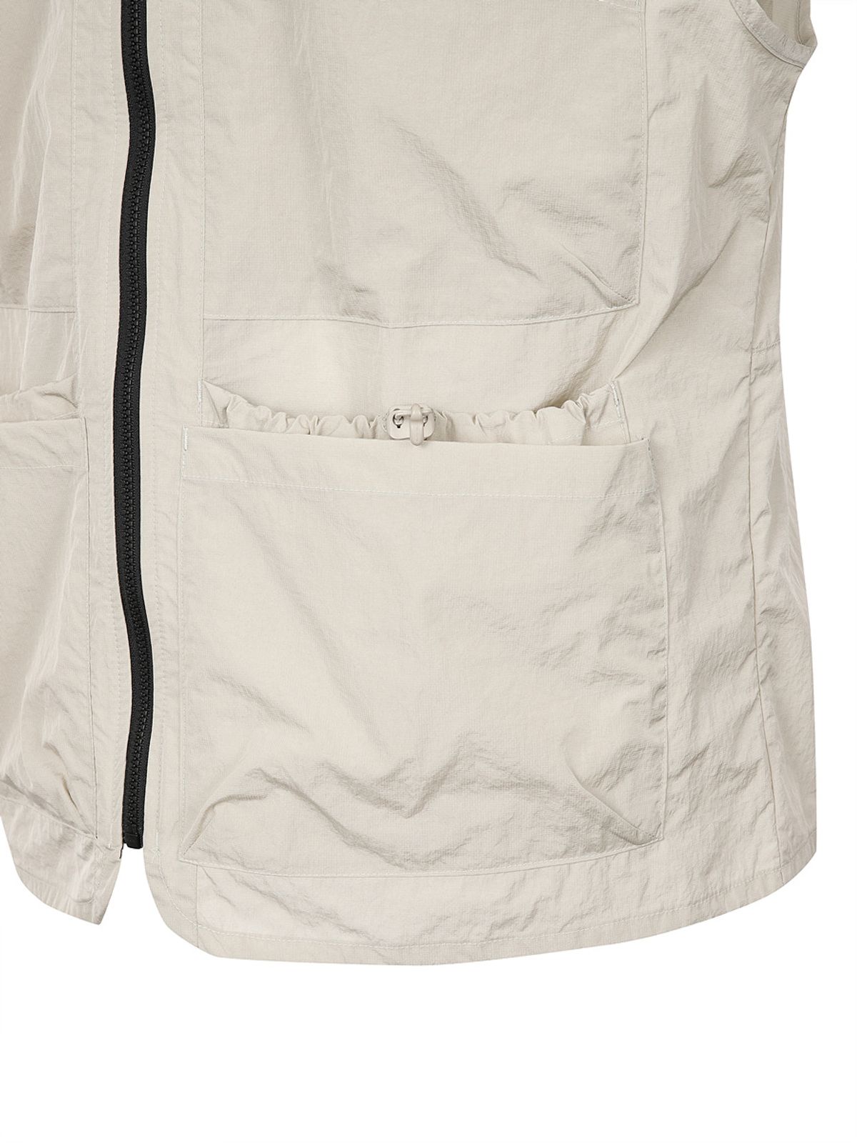 디스커버리 익스페디션(DISCOVERY EXPEDITION) 남성 경량 하이넥 베스트 (D.Skin Beige)