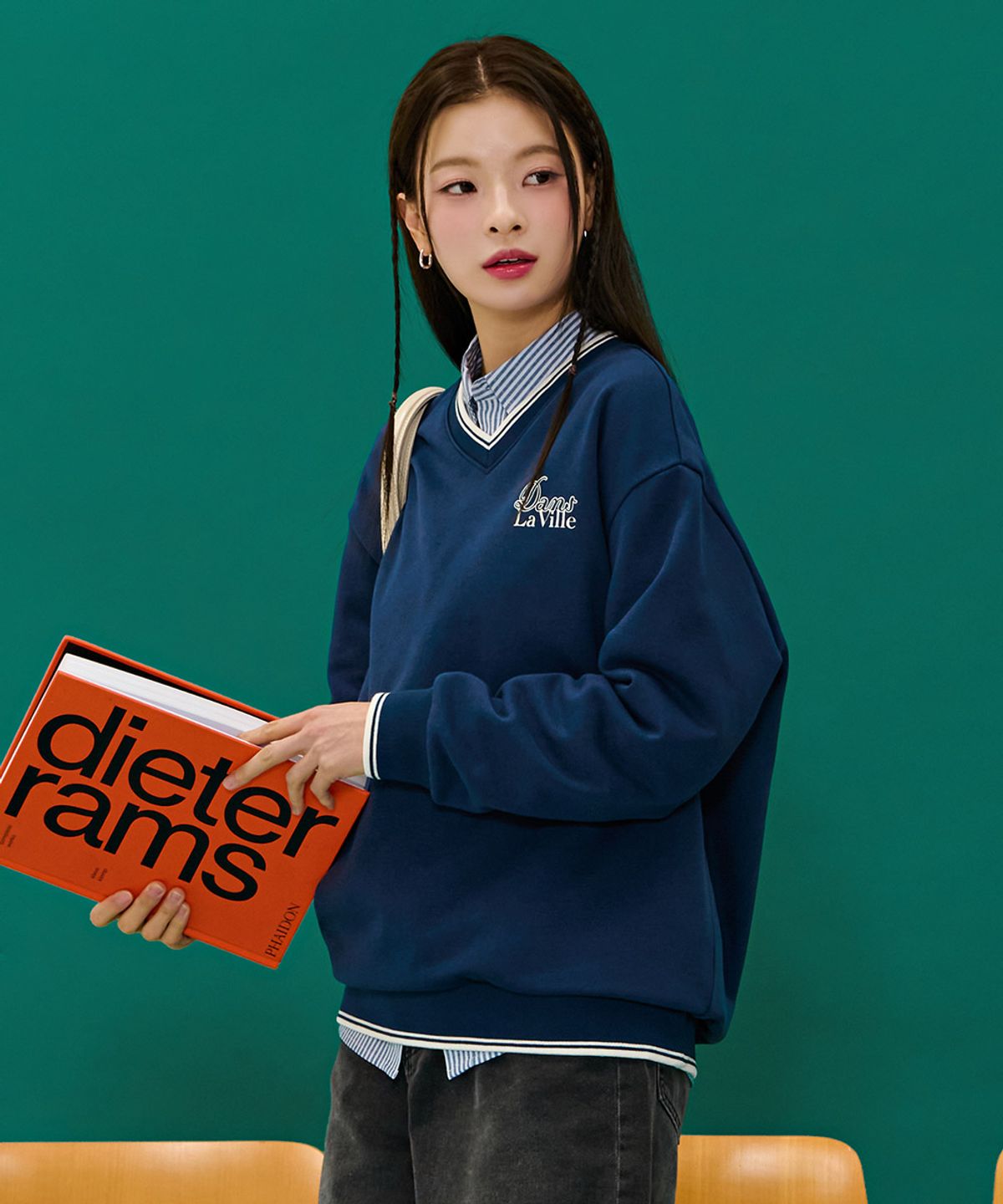 체이스컬트(CHASECULT) 여성 팁배색 브이넥 맨투맨 티셔츠-네이비