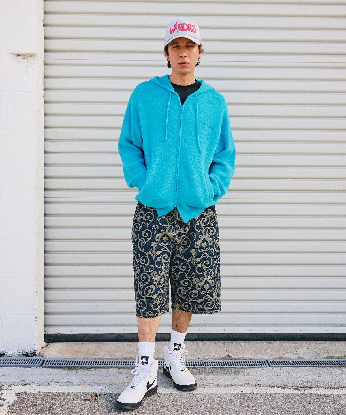 위캔더스(WKNDRS) ART NOUVEAU DENIM SHORTS (DENIM)