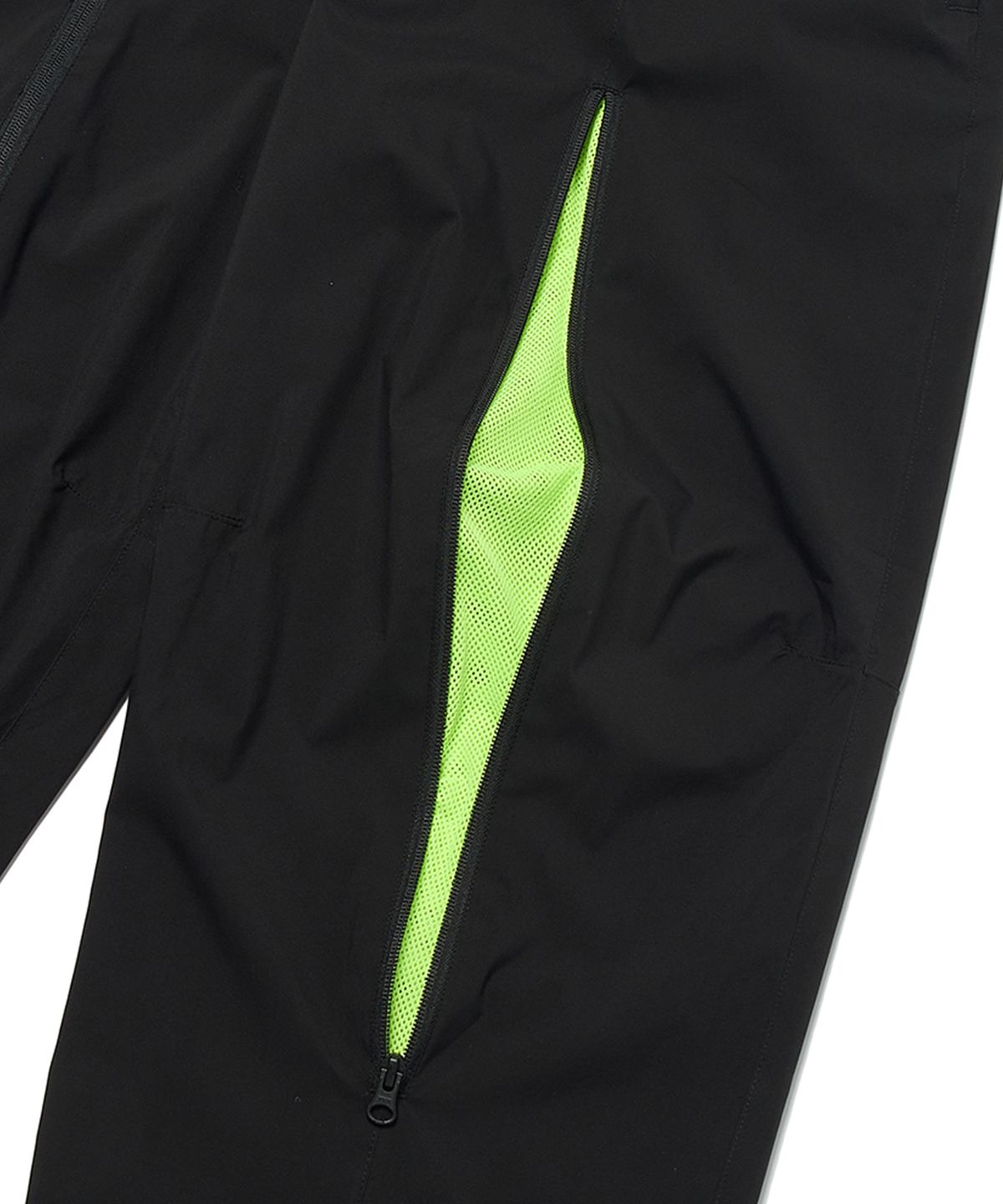 위캔더스(WKNDRS) TECHNICAL WINDBREAKER PANTS (BLACK)