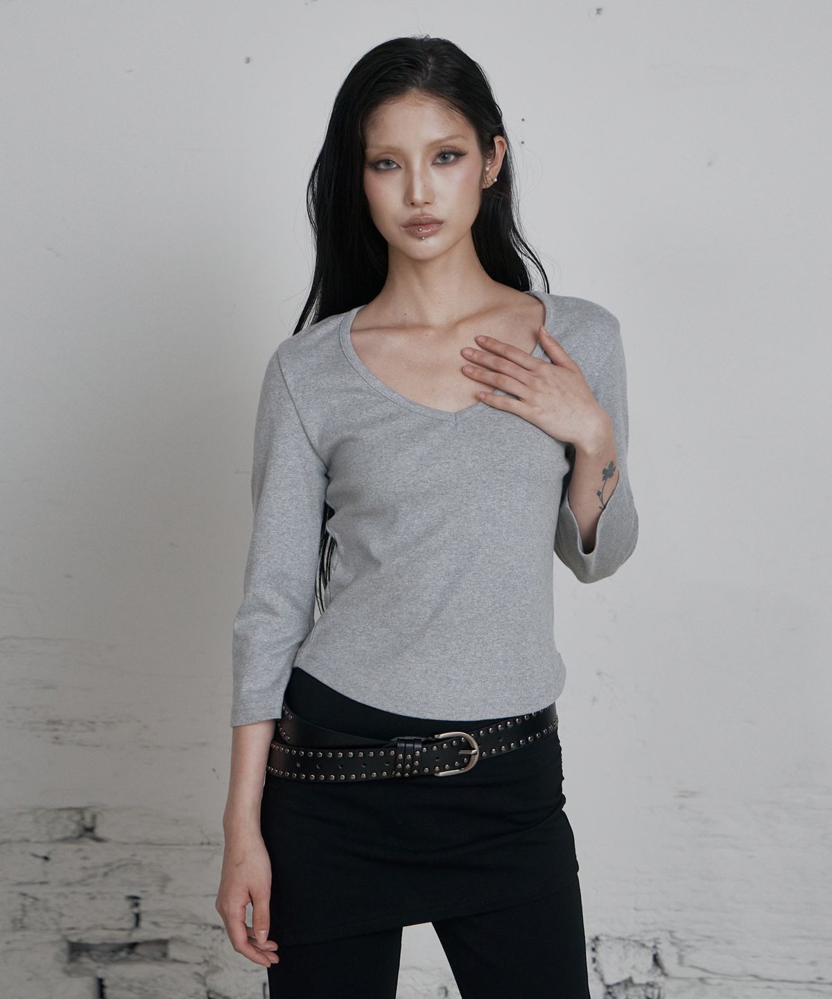 큐리티(CURETTY) C 90S LINE V-NECK T-SHIRT_GREY