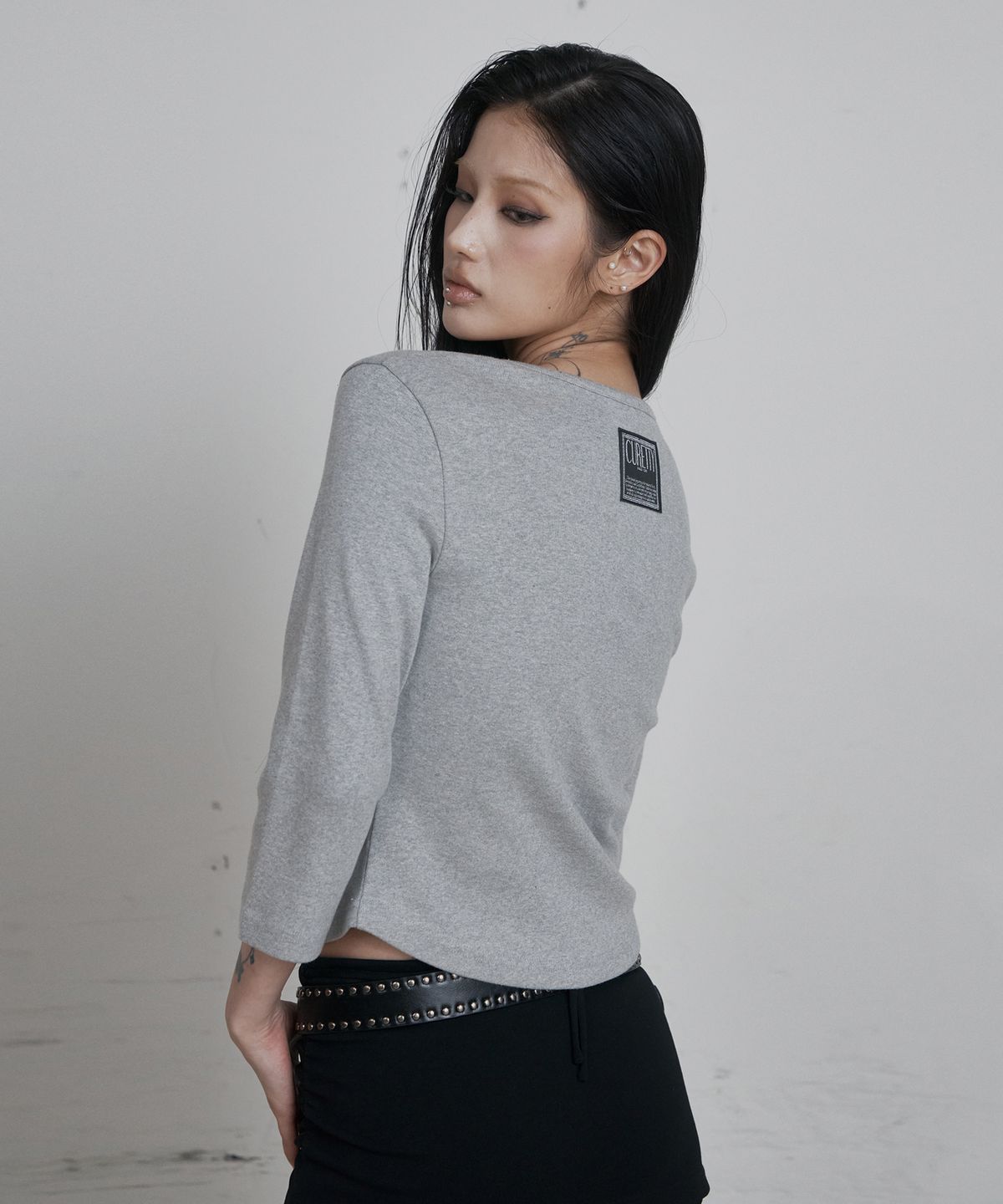 큐리티(CURETTY) C 90S LINE V-NECK T-SHIRT_GREY