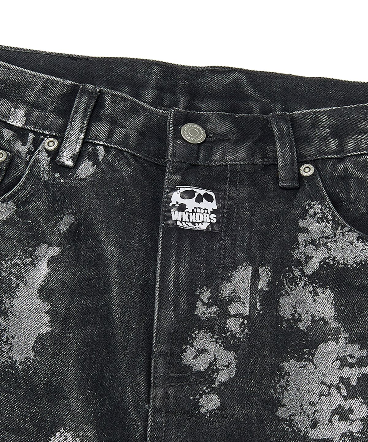 위캔더스(WKNDRS) SKULL COATED DENIM PANTS (BLACK)