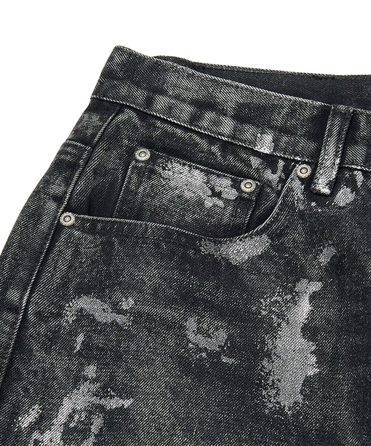 위캔더스(WKNDRS) SKULL COATED DENIM PANTS (BLACK)