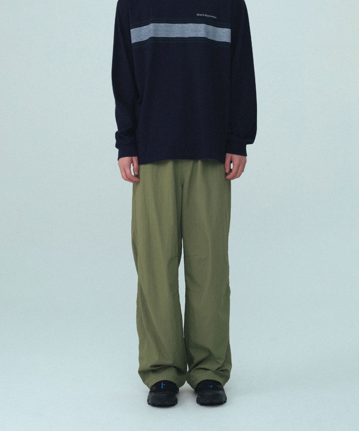 레스트앤레크레이션(REST&RECREATION) NYLON PARACHUTE PANTS - OLIVE