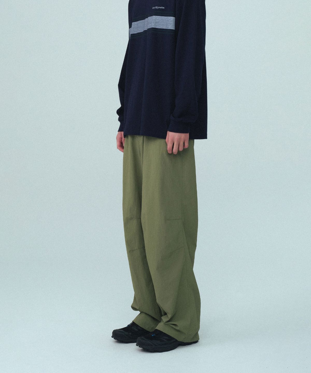 레스트앤레크레이션(REST&RECREATION) NYLON PARACHUTE PANTS - OLIVE