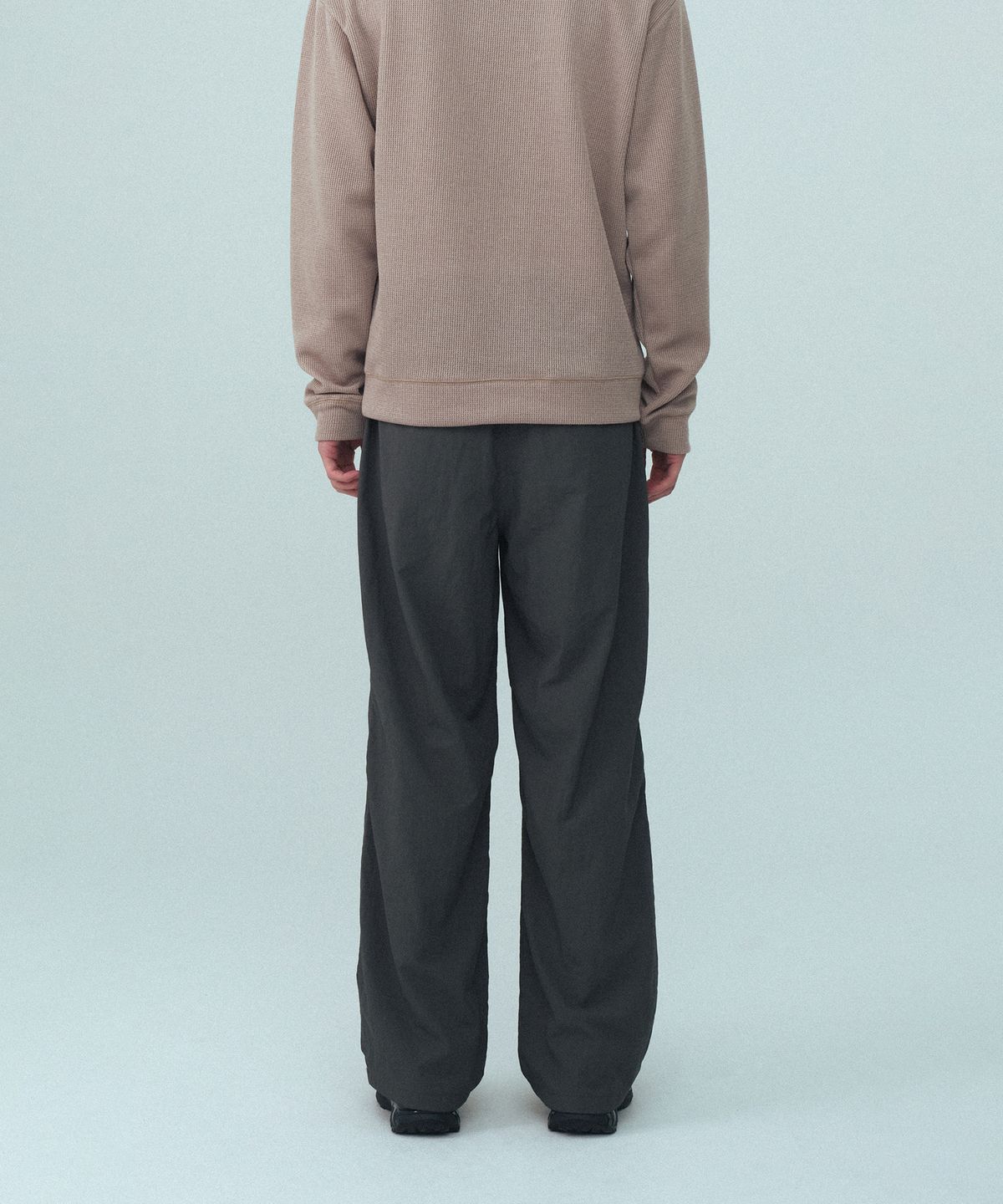 레스트앤레크레이션(REST&RECREATION) NYLON PARACHUTE PANTS - GREY