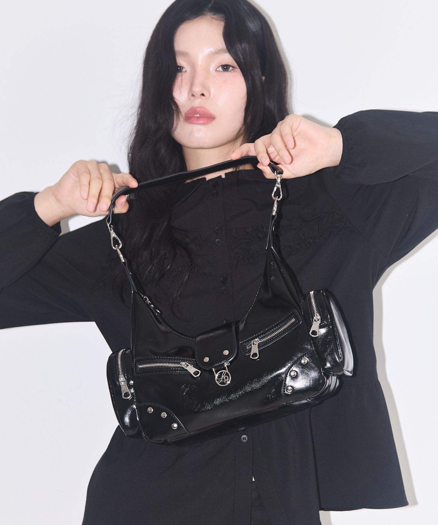 MUSINSA公式 | ILLIGO Ruby Stud Shoulder Bag Black