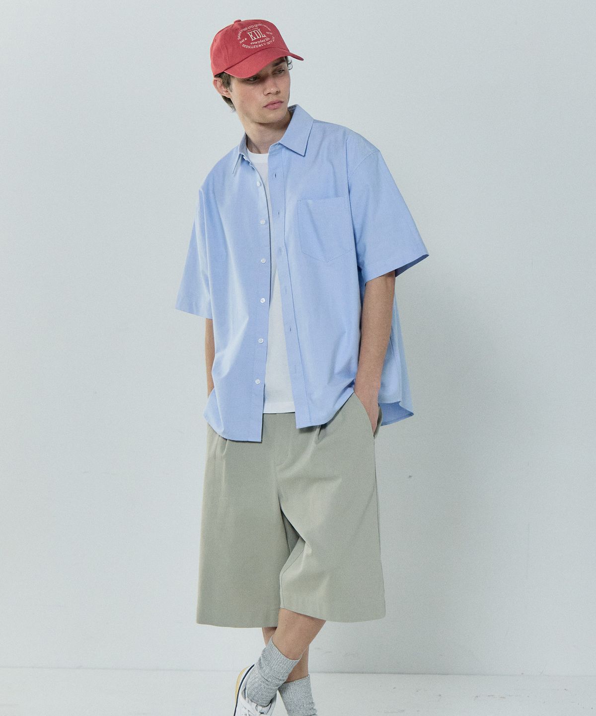 베이직하우스(BASIC HOUSE) 옥스포드 세미오버핏 반팔셔츠 스카이블루 LZWS3101