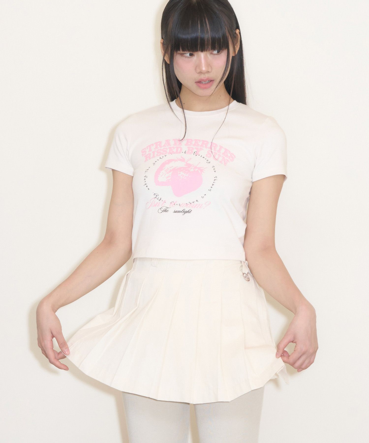 ◇ILLIGO◇ Strawberry Fitted T-shirt Cream MUSINSA | ILLIGO Strawberry Fitted T-shirt Cream