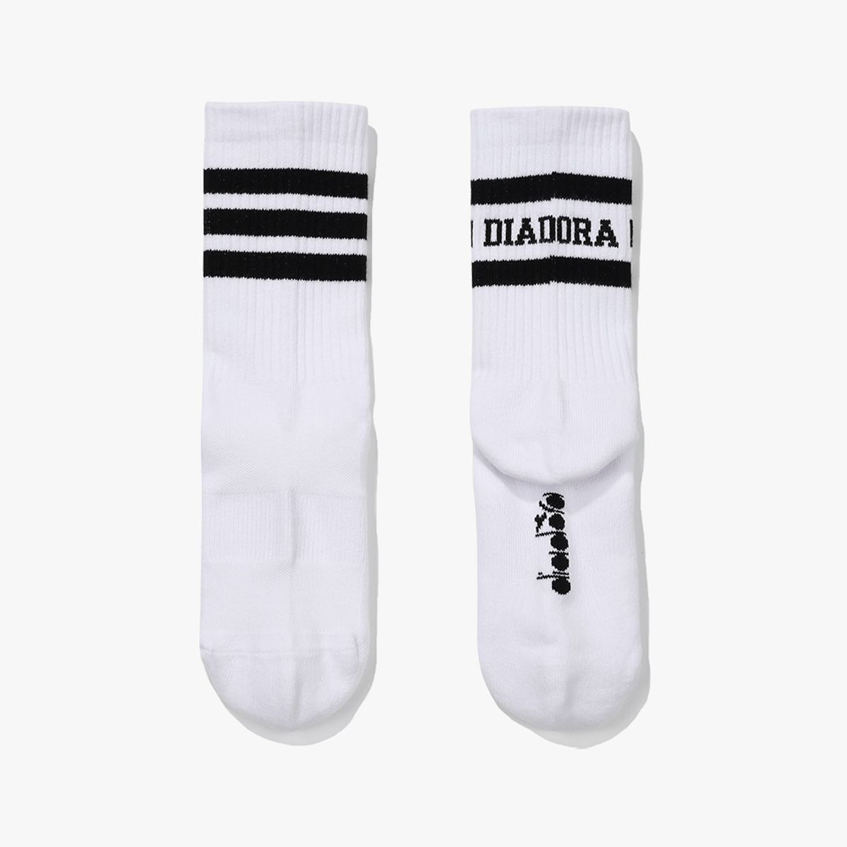디아도라(diadora) 스트라이프 미드 쿼터 삭스 BLACK