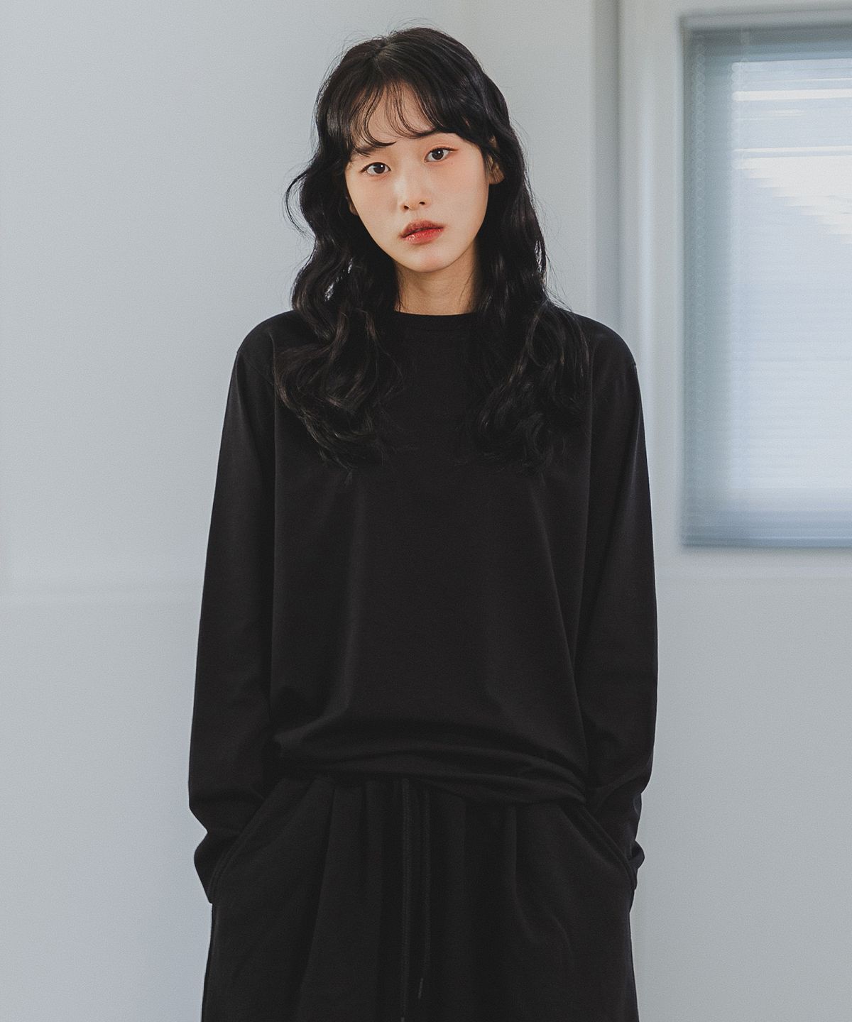 앨빈클로(ALVINCLO) 싱글스판 무지 기본핏 긴팔티셔츠 AVT335 (2 COLOR)