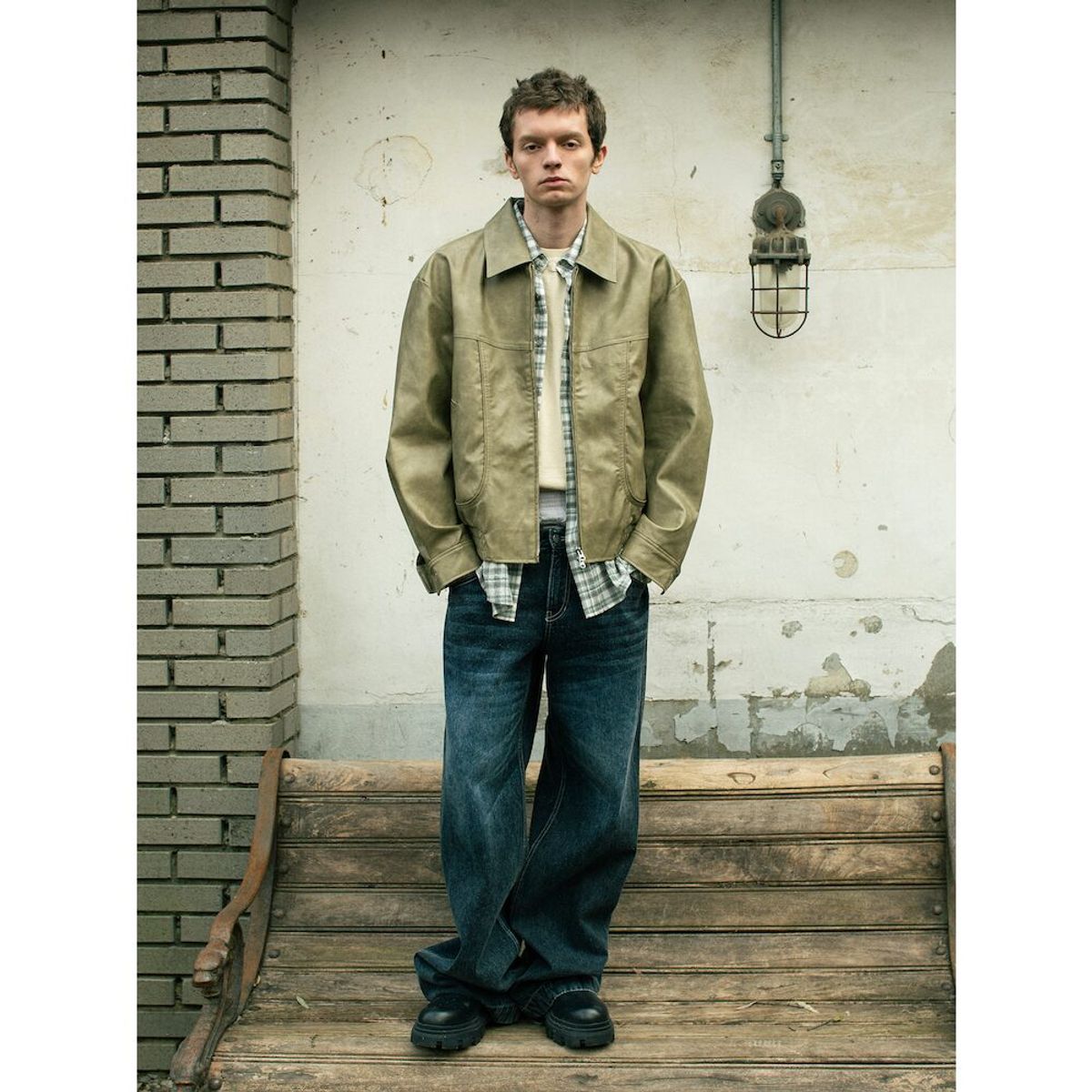 샌드 사운드(SAND SOUND) (UNISEX) 핸드페인트 페이크레더 점퍼 자켓  올리브