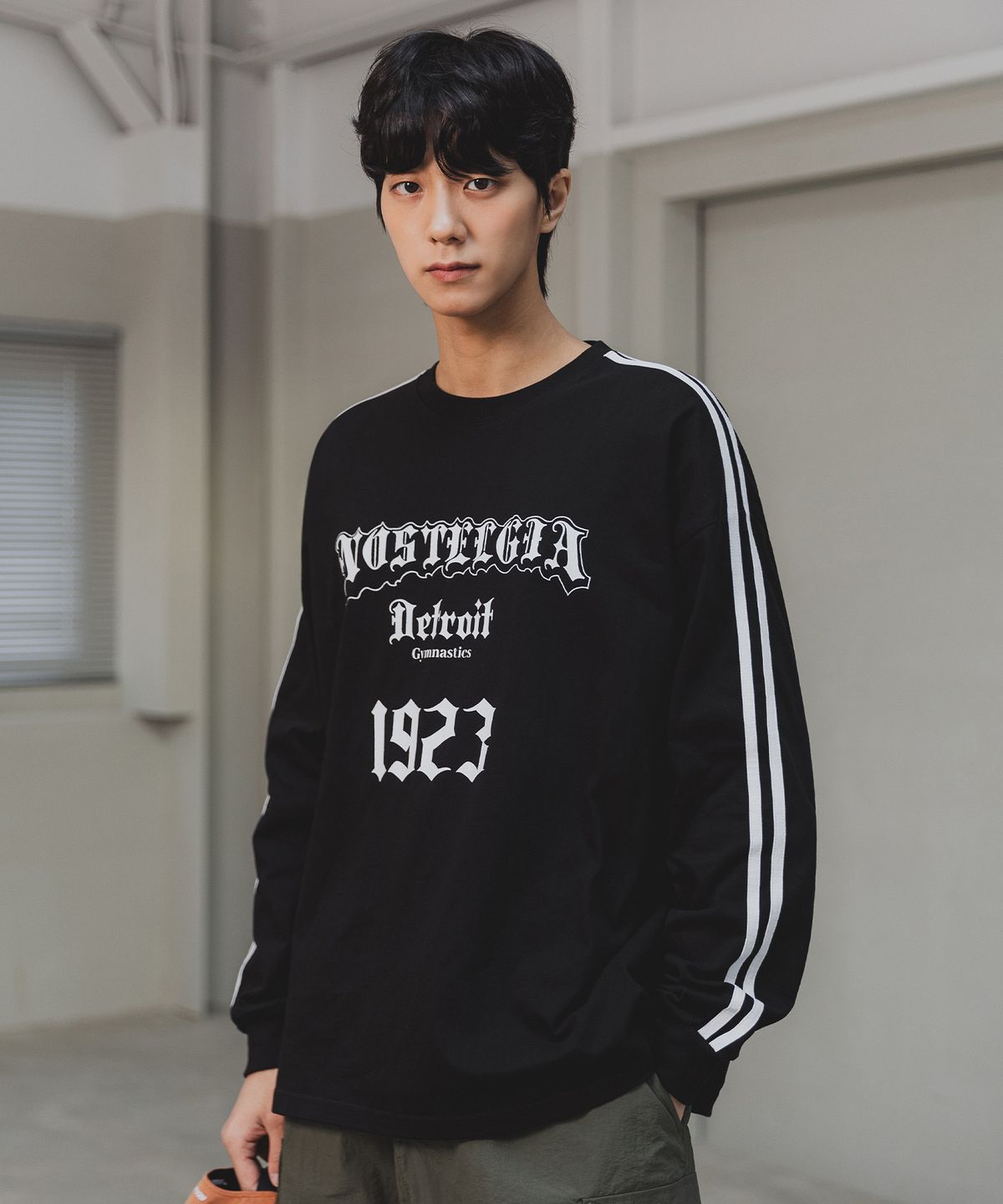 앨빈클로(ALVINCLO) 노스텔지아 트랙 오버핏 긴팔티 AVT936 (2 COLOR)