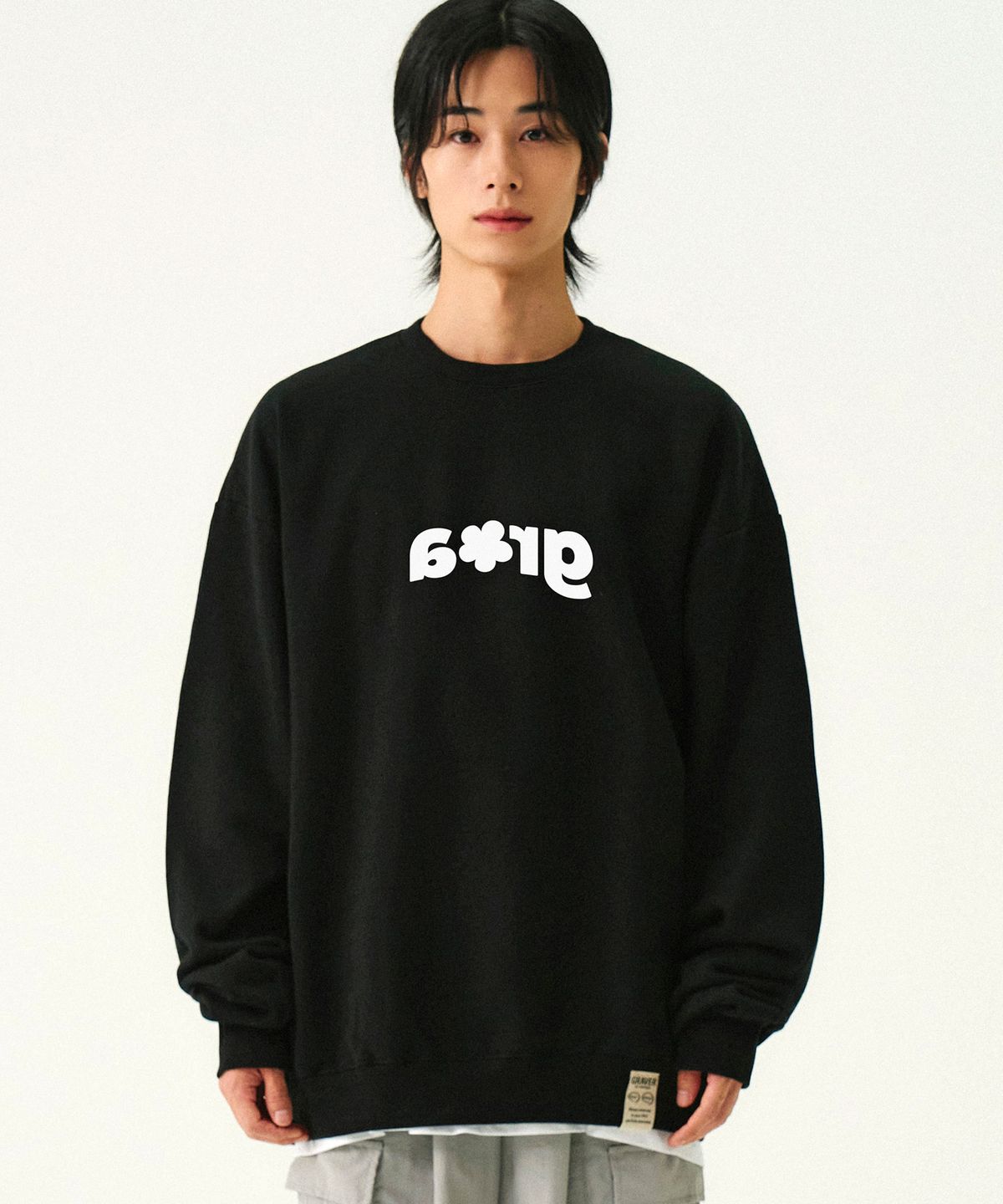 그레이버(GRAVER) [UNISEX]GRAR 실루엣 플라워 맨투맨_3color