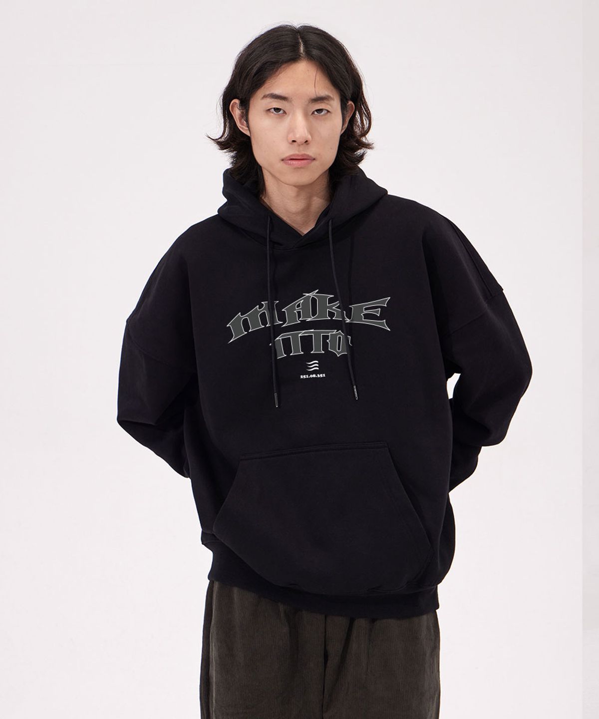 메이킷투(MAKEITTO) 블랙레터 레터링 후디_블랙