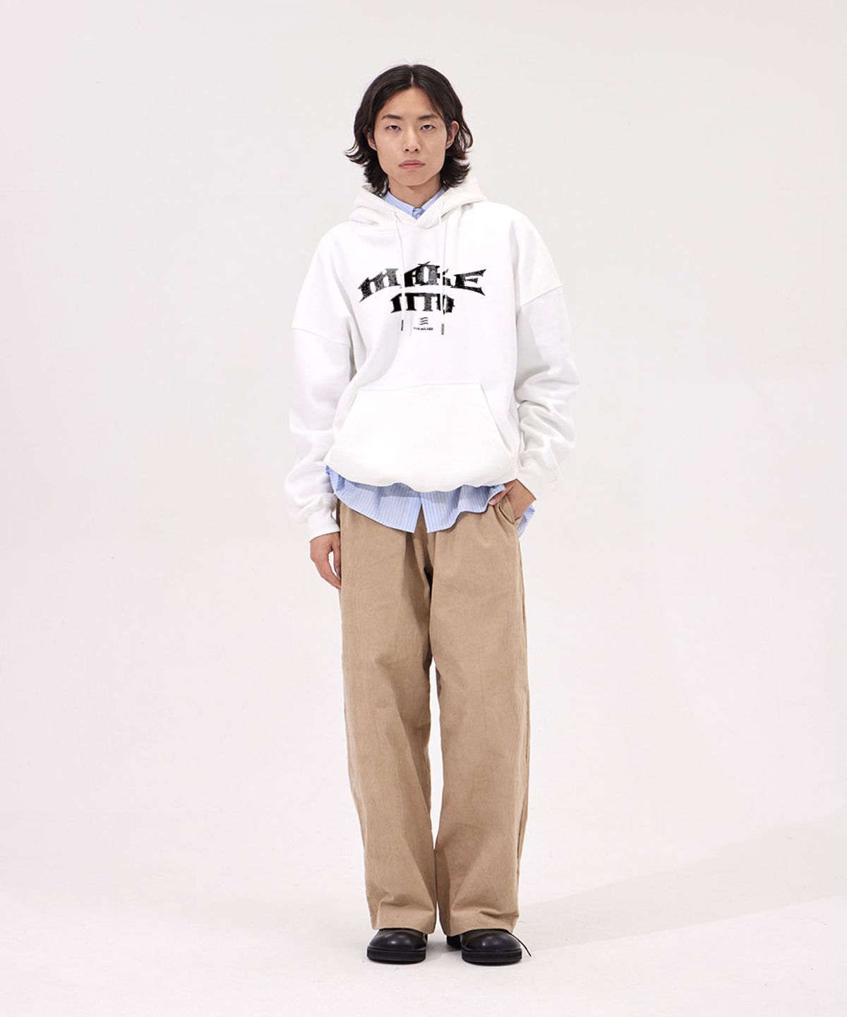 메이킷투(MAKEITTO) 블랙레터 레터링 후디_화이트