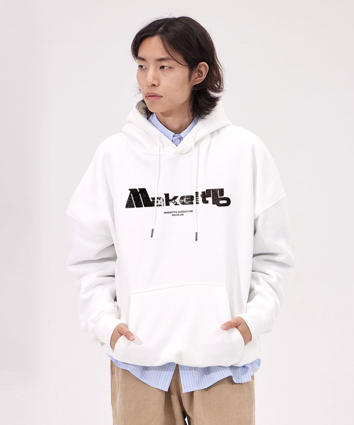 메이킷투(MAKEITTO) 볼드 레터링 후디_화이트