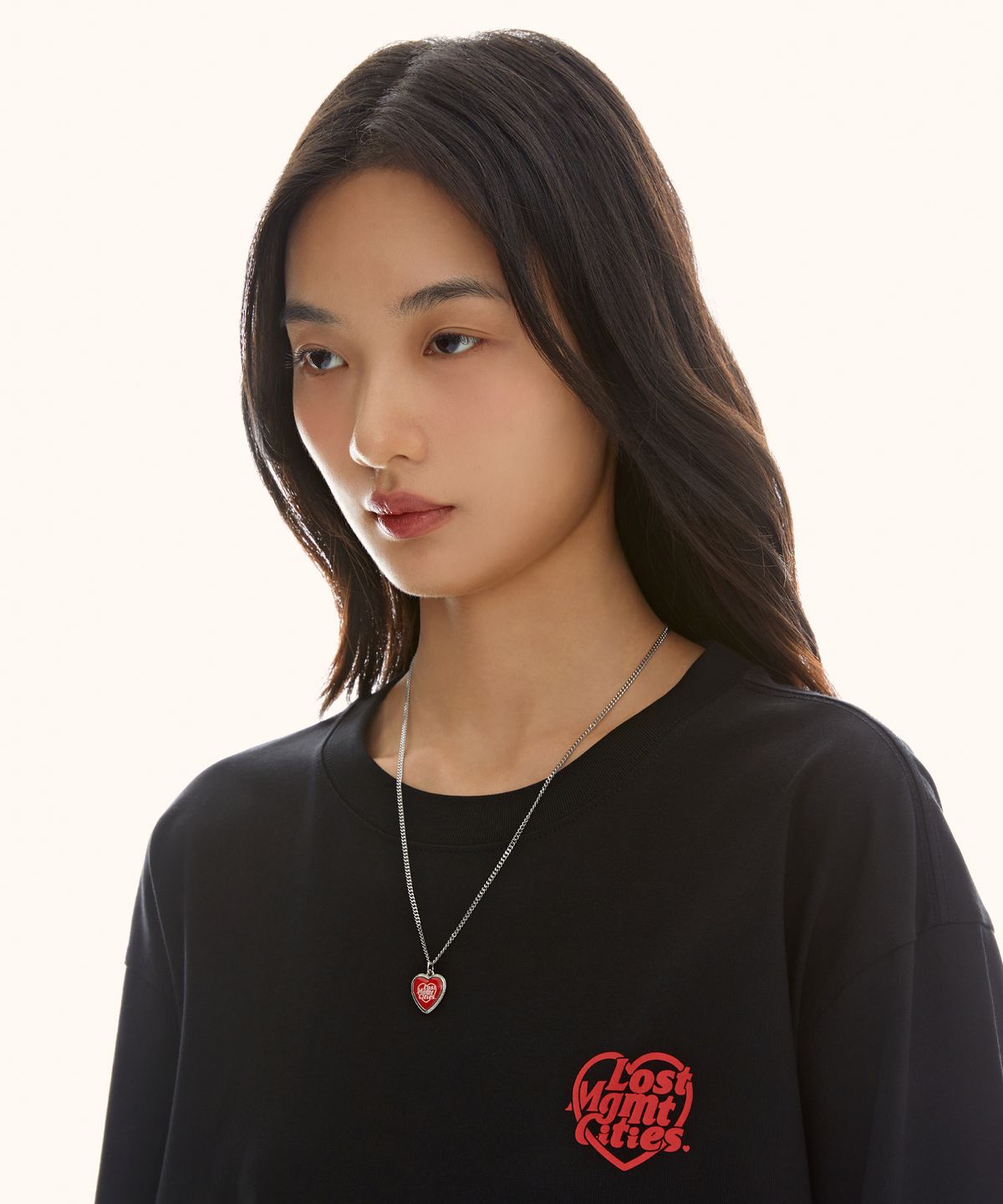 엘엠씨(LMC) HEART TYPO PENDANT NECKLACE black