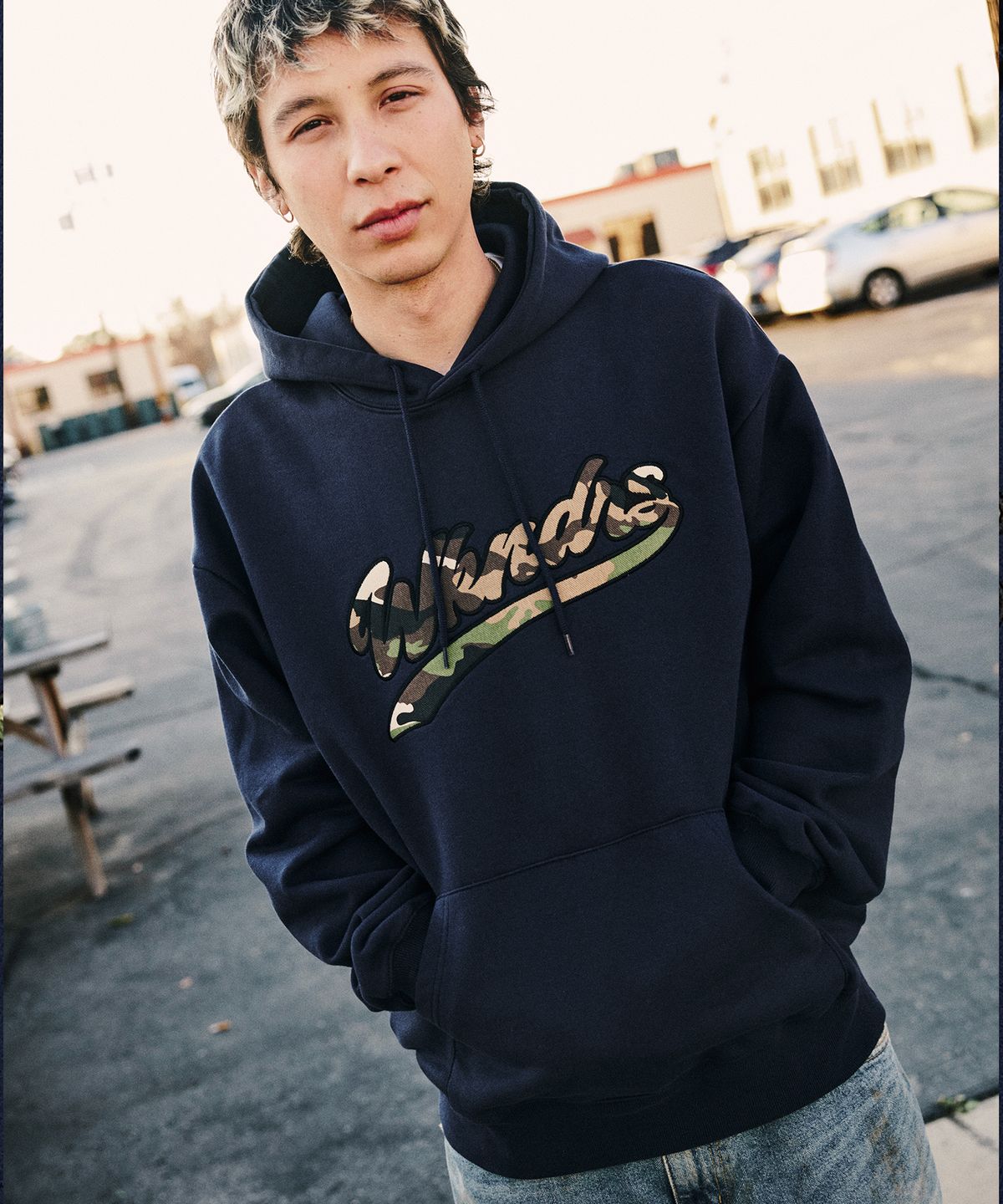 위캔더스(WKNDRS) CAMO APPLIQUE HOODIE (NAVY)