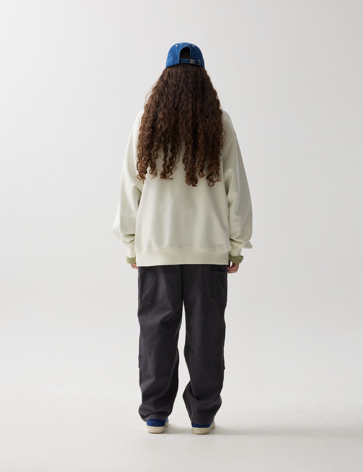 네이머클로딩(NAMERCLOTHING) VINE LOGO SWEATSHIRTS OFF WHITE