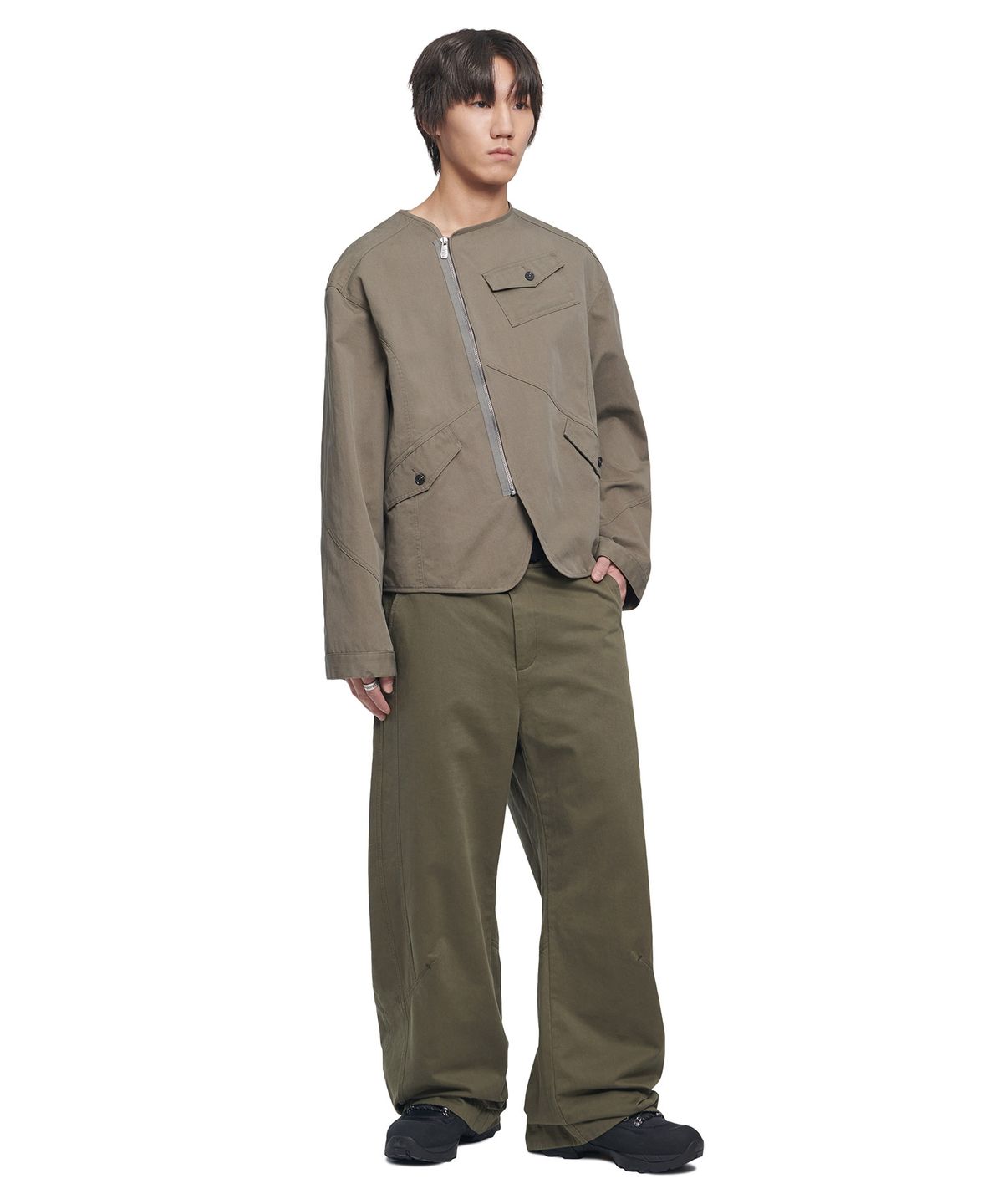 노매뉴얼(NOMANUAL) TILTED SIDE LINE PANTS - WASHED KHAKI