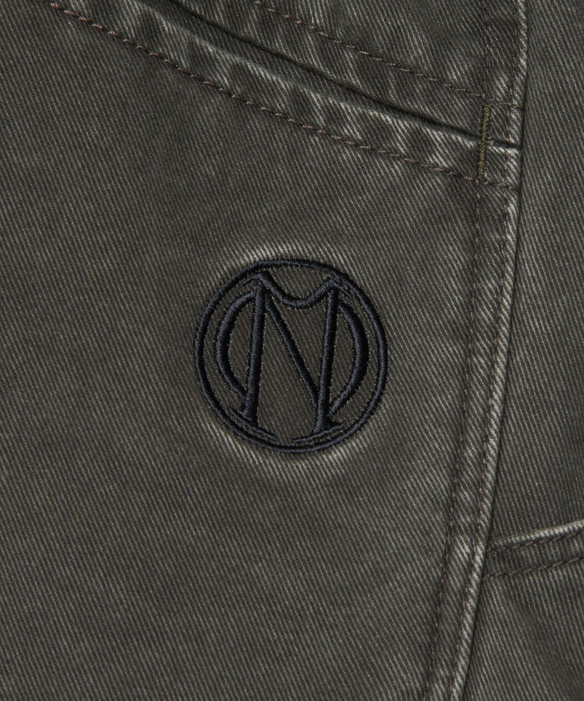 노매뉴얼(NOMANUAL) DIAGONAL POCKET BERMUDA PANTS - WASHED CHARCOAL