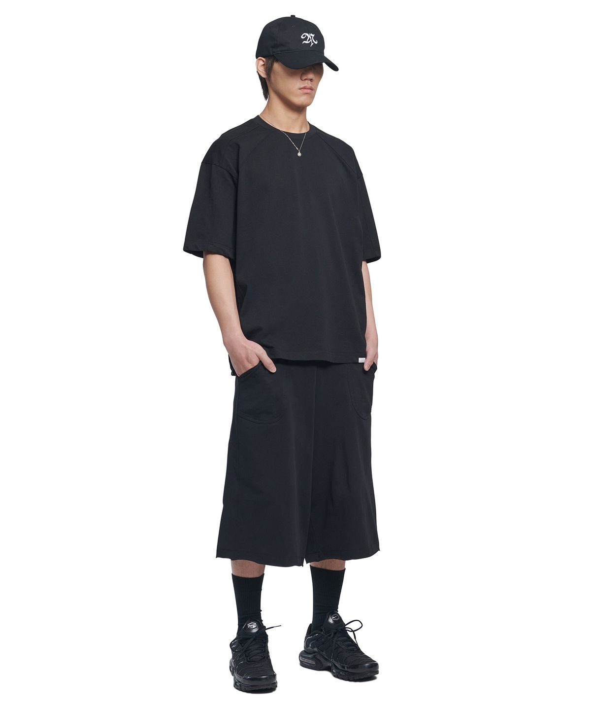 노매뉴얼(NOMANUAL) MOLTING T-SHIRT - BLACK