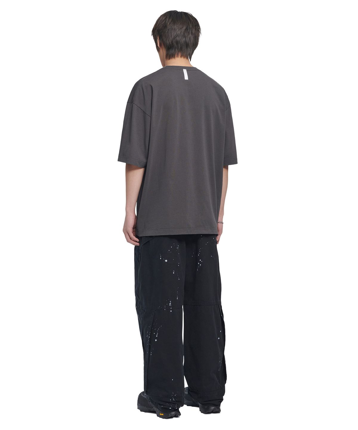 노매뉴얼(NOMANUAL) SKELETON HANDS T-SHIRT - CHARCOAL