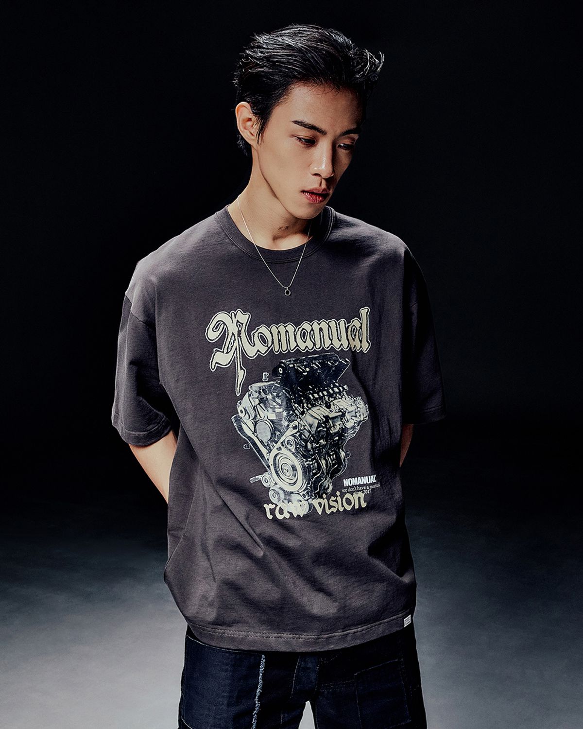 노매뉴얼(NOMANUAL) NM ENGINE T-SHIRT - CHARCOAL