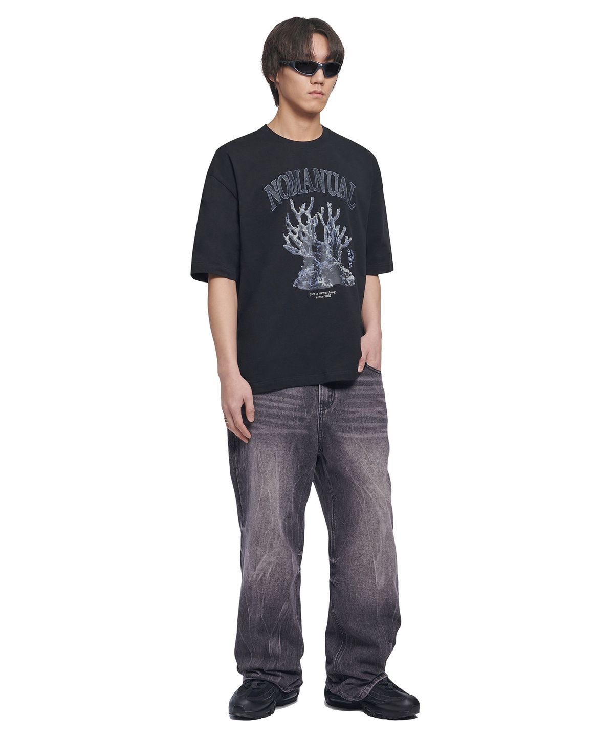 노매뉴얼(NOMANUAL) METAL CORAL REEF T-SHIRT - BLACK