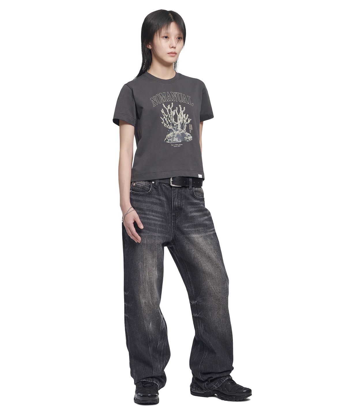 노매뉴얼(NOMANUAL) METAL CORAL REEF T-SHIRT - CHARCOAL