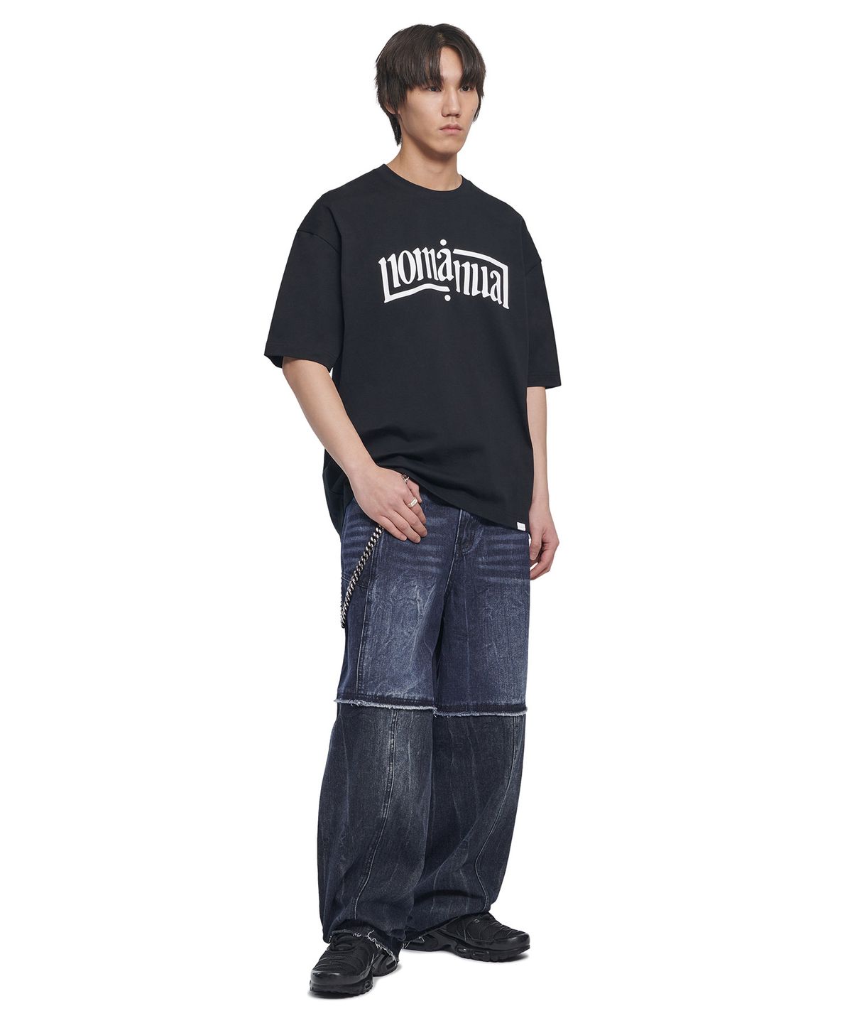 노매뉴얼(NOMANUAL) ARCHED TEXT T-SHIRT - BLACK