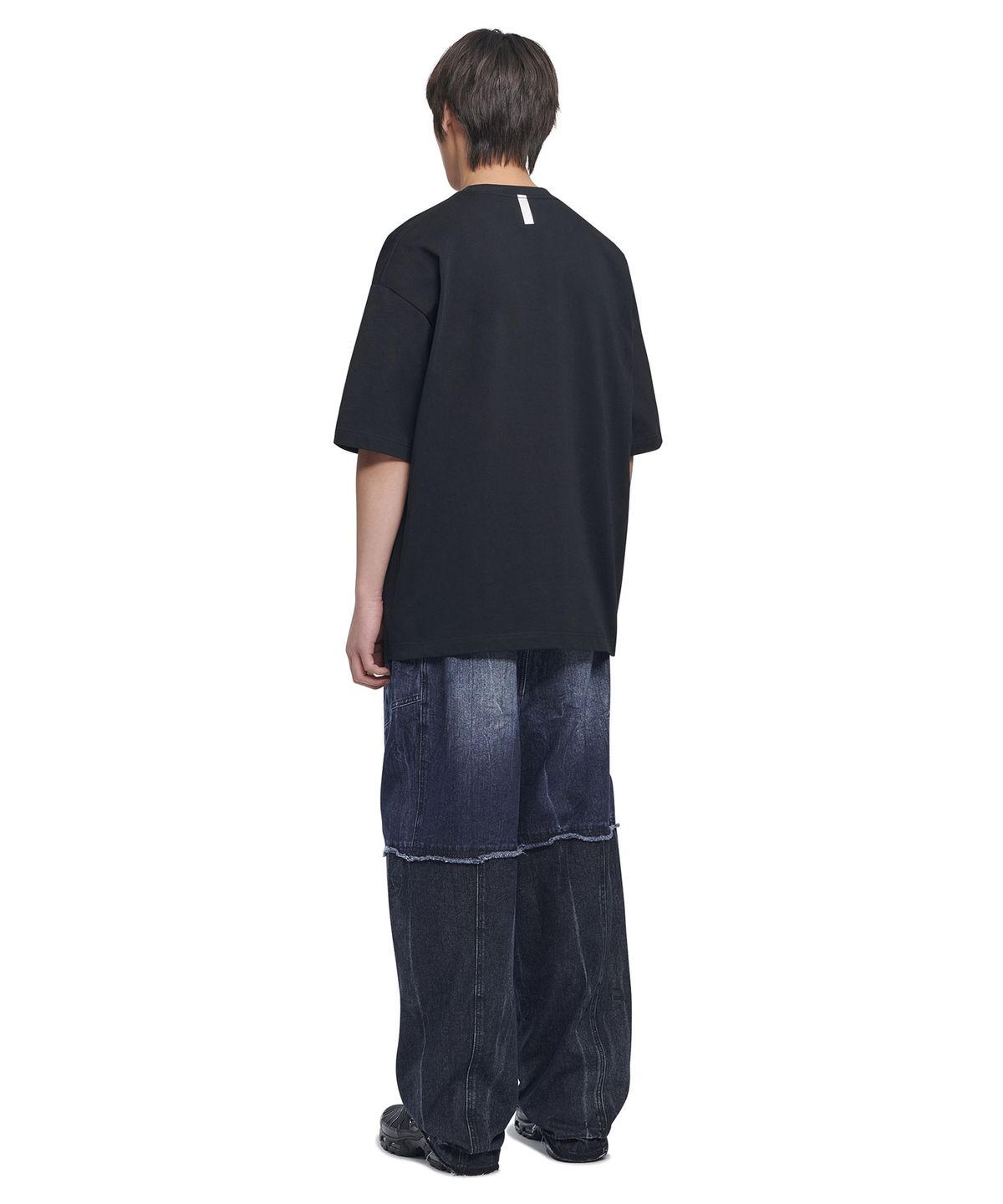 노매뉴얼(NOMANUAL) ARCHED TEXT T-SHIRT - BLACK