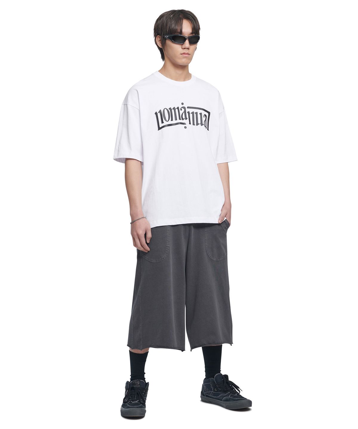 노매뉴얼(NOMANUAL) ARCHED TEXT T-SHIRT - WHITE