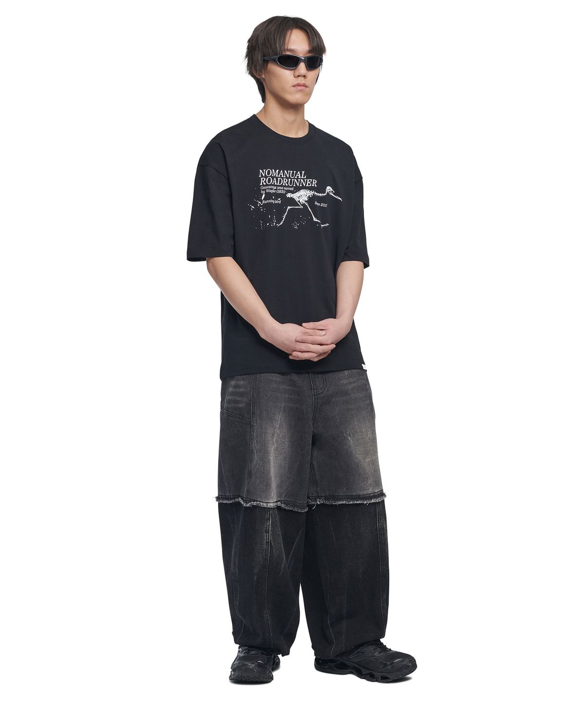 노매뉴얼(NOMANUAL) ROADRUNNER T-SHIRT - BLACK