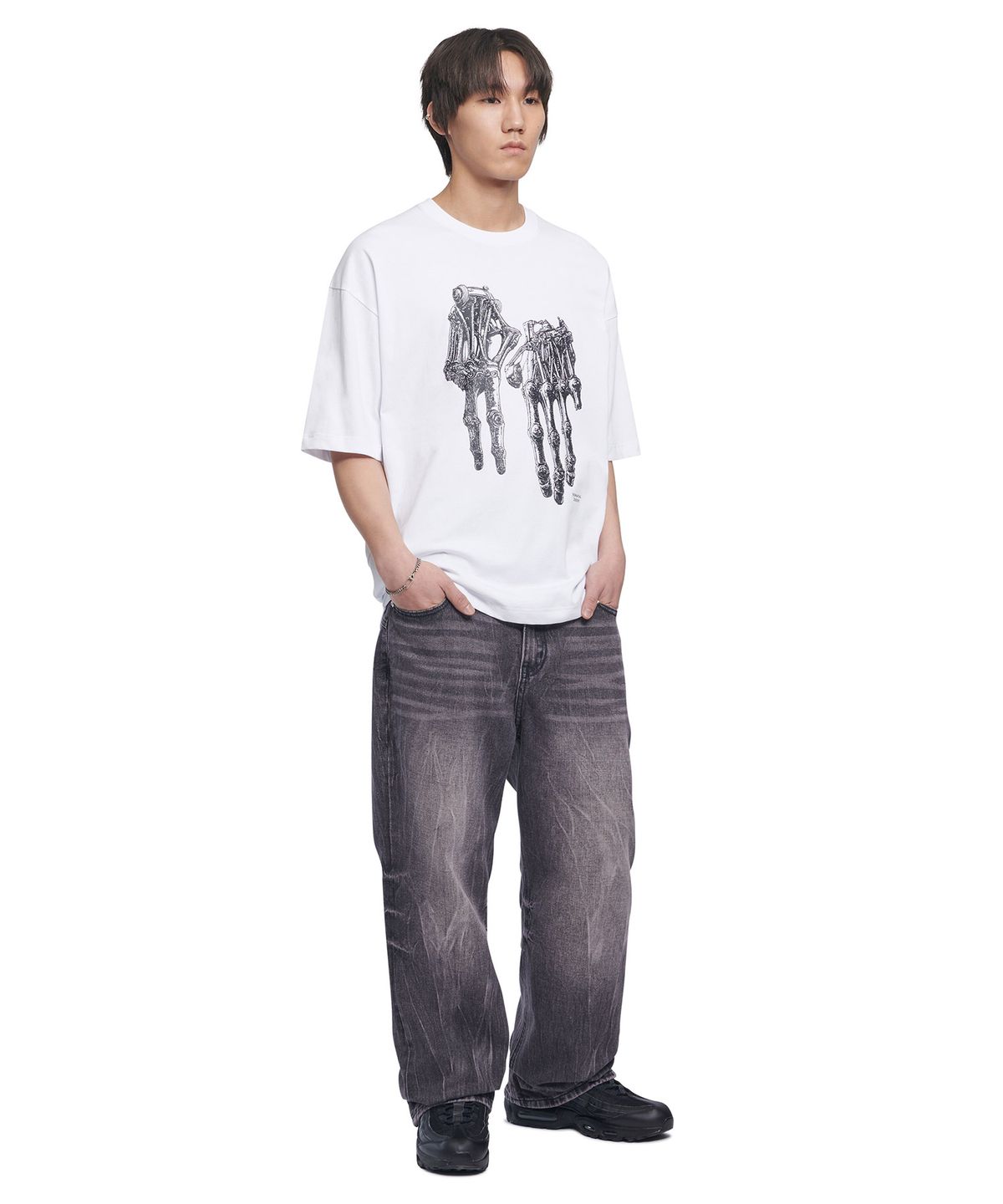 노매뉴얼(NOMANUAL) ROBOTIC HAND NM T-SHIRT - WHITE