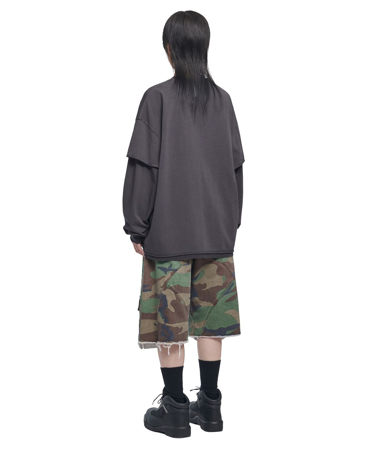 노매뉴얼(NOMANUAL) ABRASION LAYERED LONG SLEEVE TEE - WASHED CHARCOAL