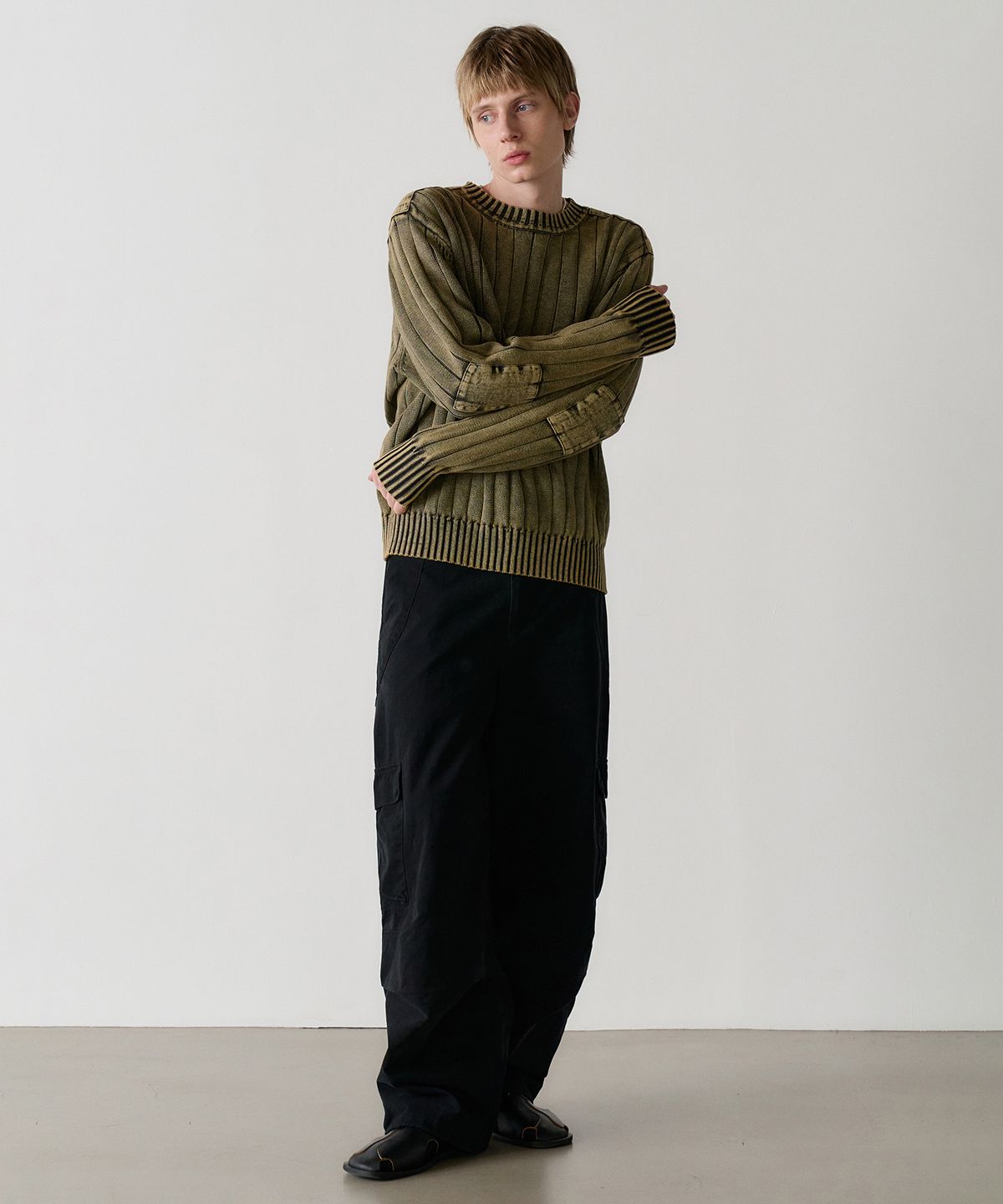 노운(NOUN) washed crewneck knit (faded khaki)