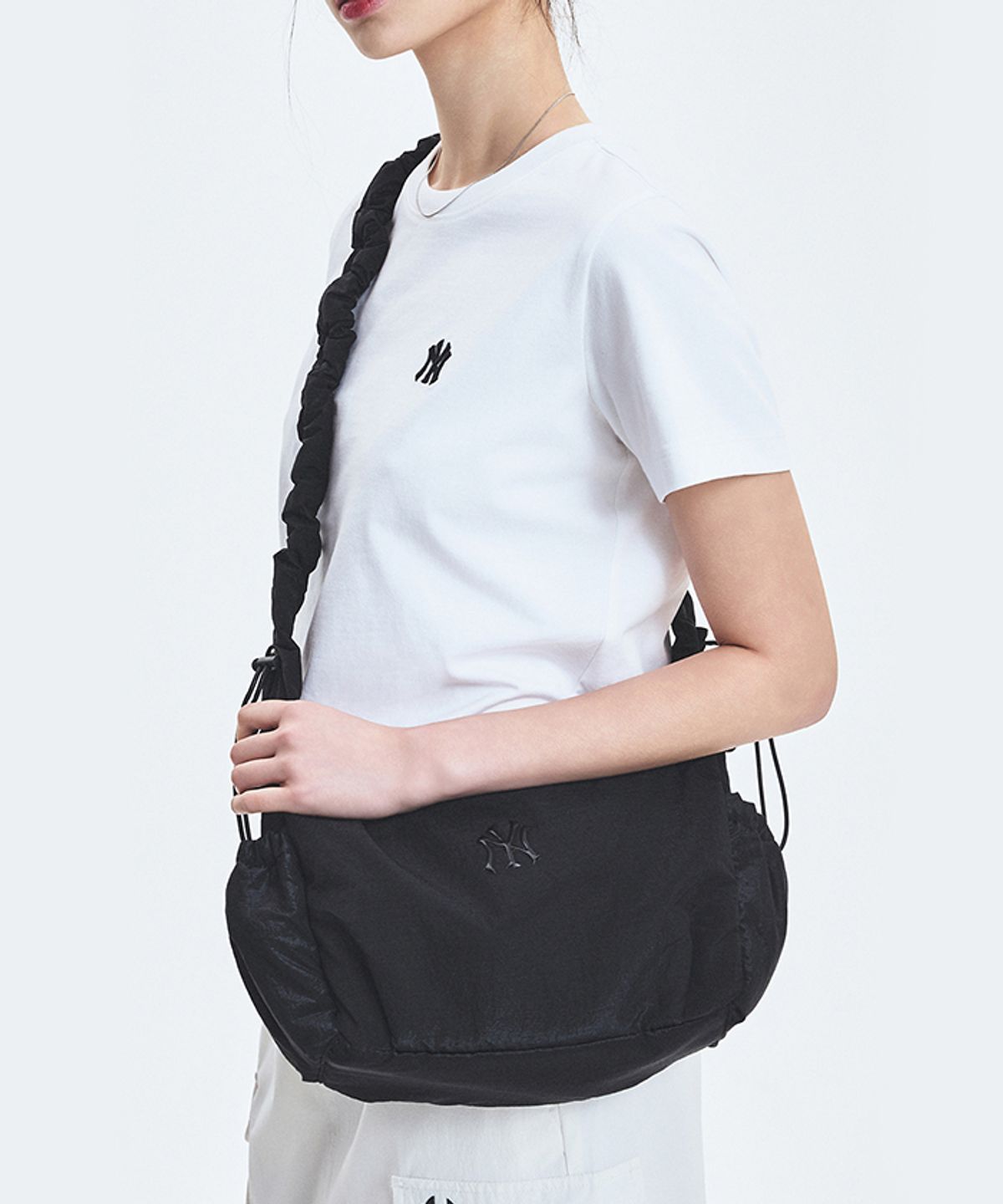 엠엘비(MLB) 베이직 애슬레져 호보백 NY (Black)
