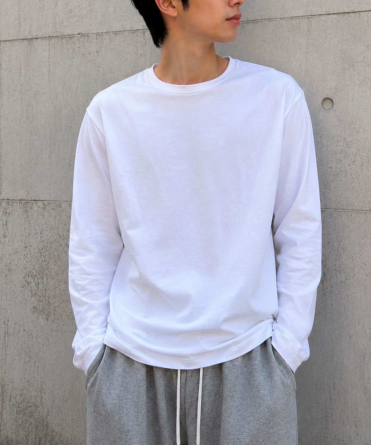 도톤(DOTON) 레귤러 실켓 무지 롱 슬리브(Black)