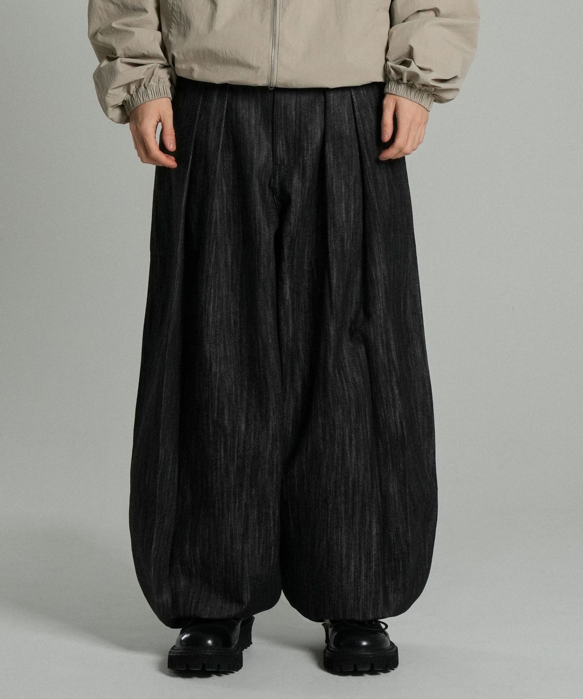 아이돈워너셀(IDWS) Aurora Denim Balloon Pants Black
