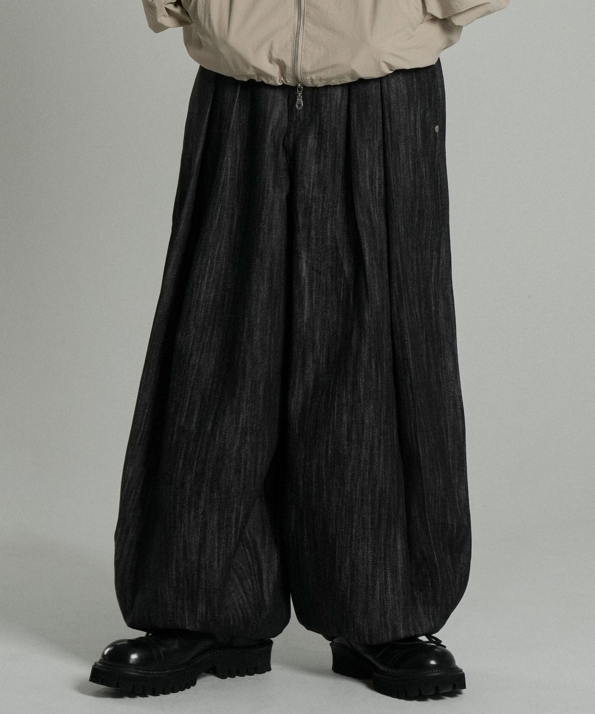 아이돈워너셀(IDWS) Aurora Denim Balloon Pants Black