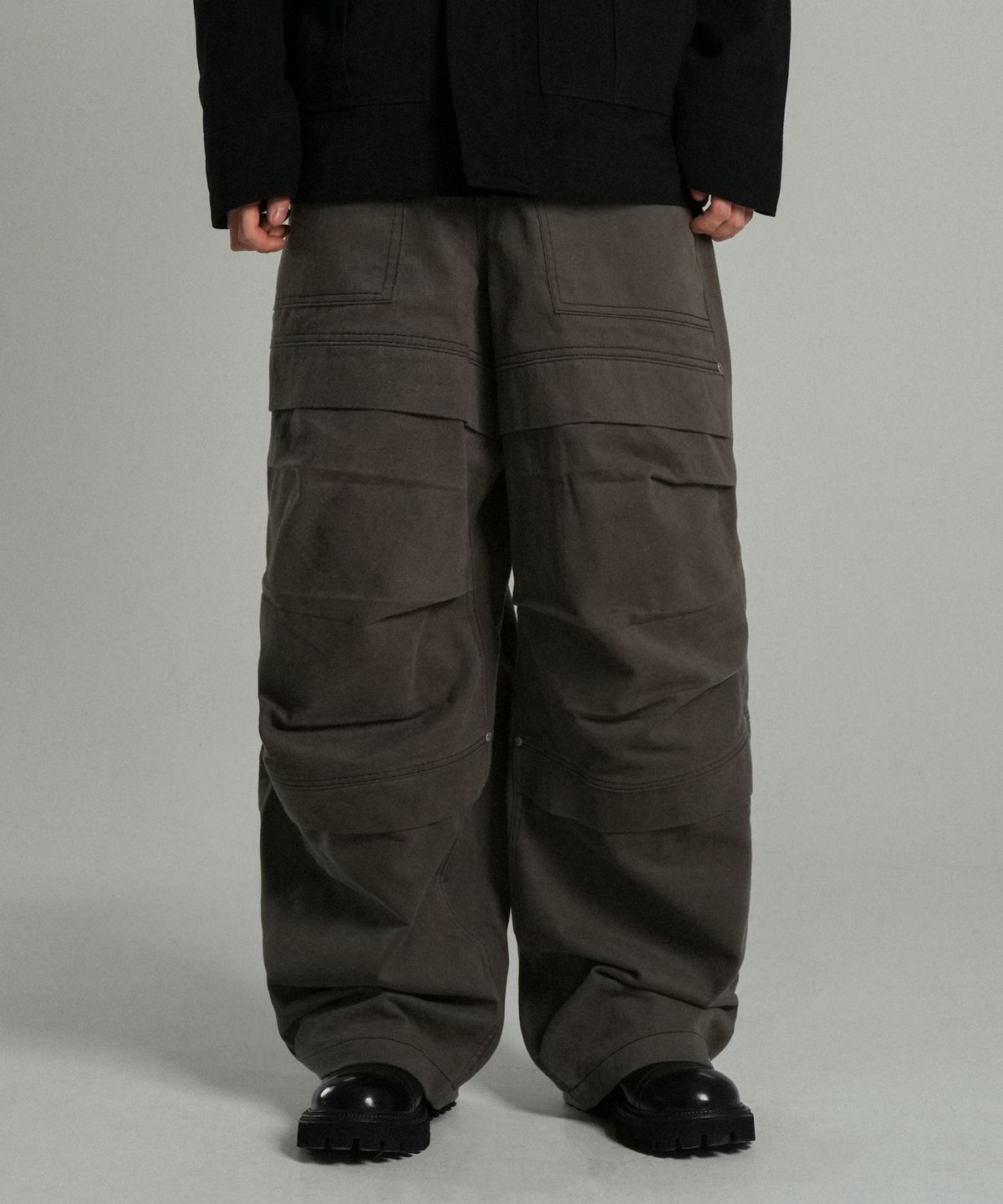 아이돈워너셀(IDWS) Nomad Maxi Layer Pants Charcoal